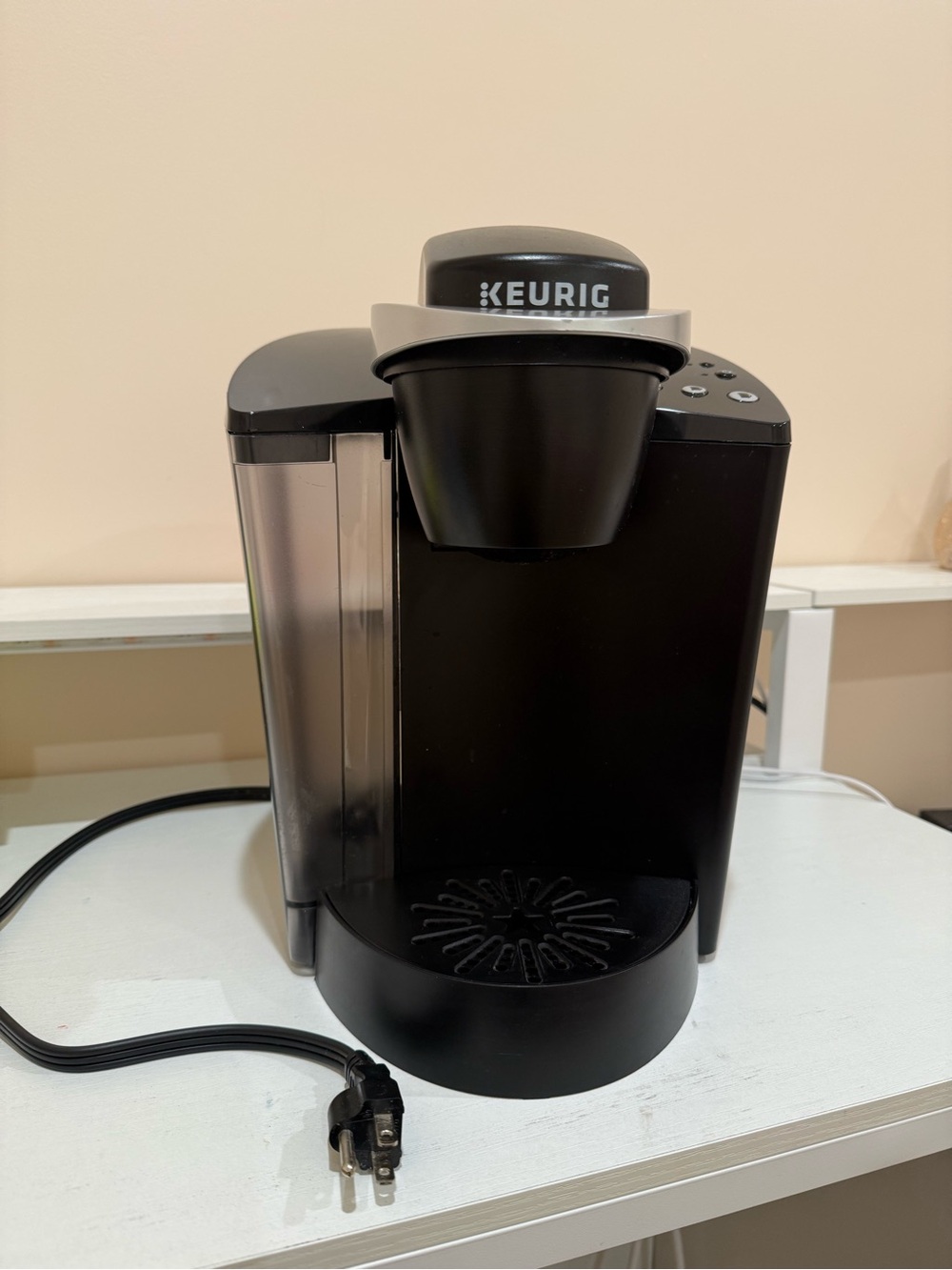 Keurig Black Single-Serve Coffee Brewer with Transparent Reservoir